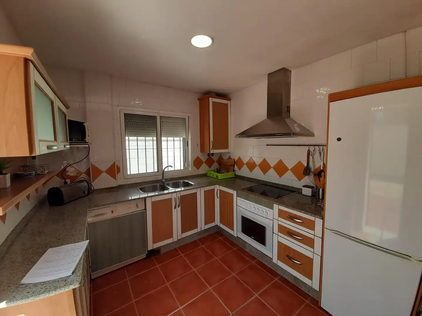 Cocina de Casa adosada en venta en Sanlúcar de Barrameda con Terraza y Trastero