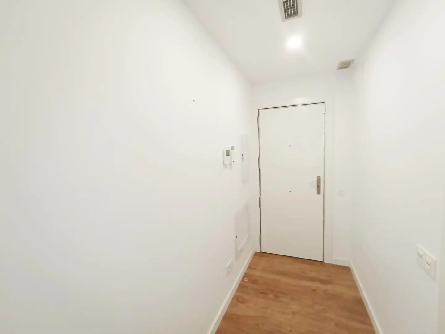 Flat for rent in Terrassa  with Air Conditioner and Heating
