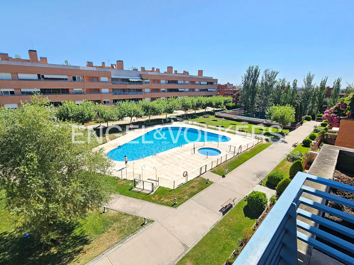 Vista exterior de Àtic de lloguer en Pozuelo de Alarcón amb Aire condicionat, Calefacció i Parquet