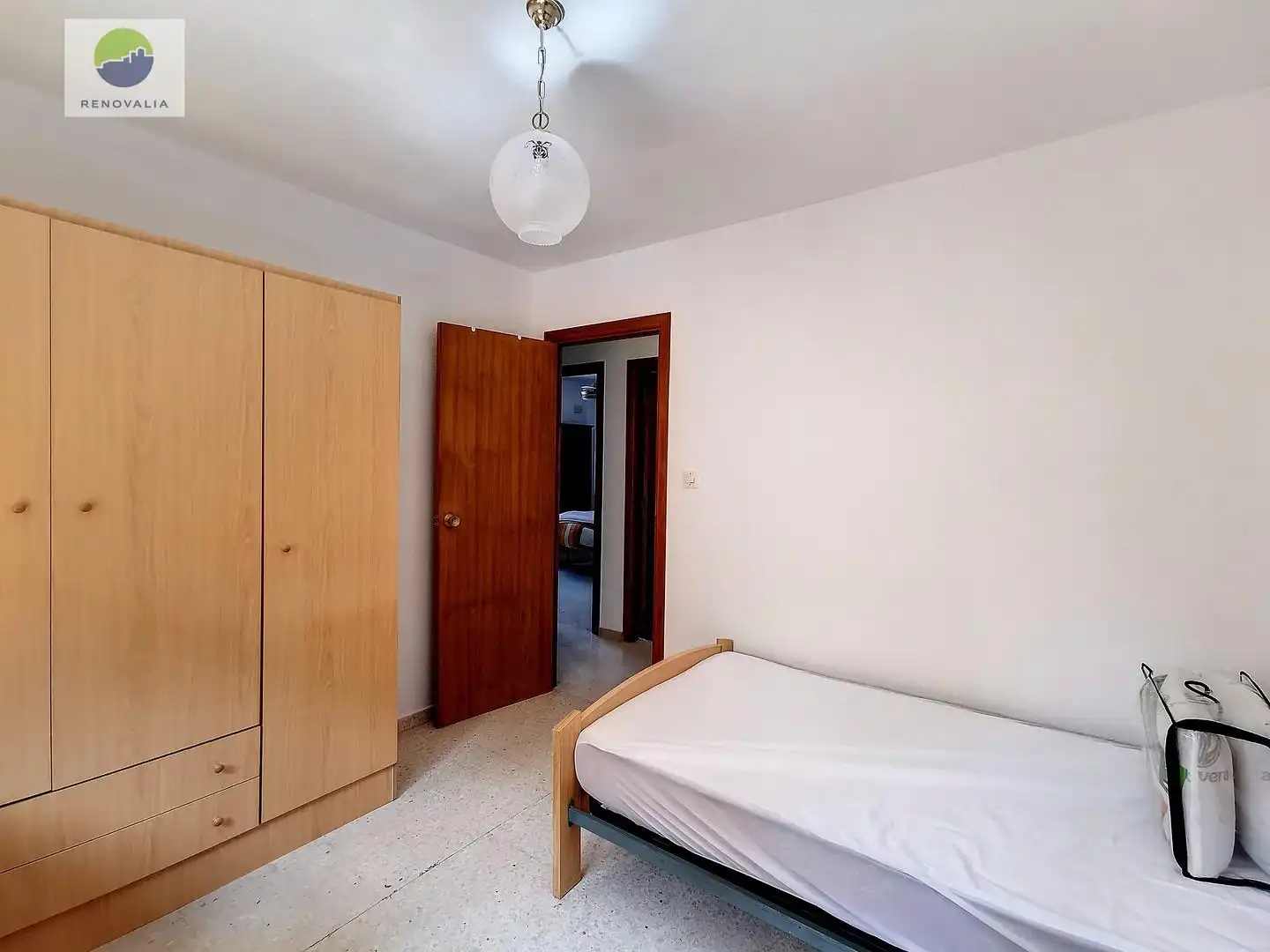 Bedroom of Flat for rent in Granada  with Storage room and Furnished