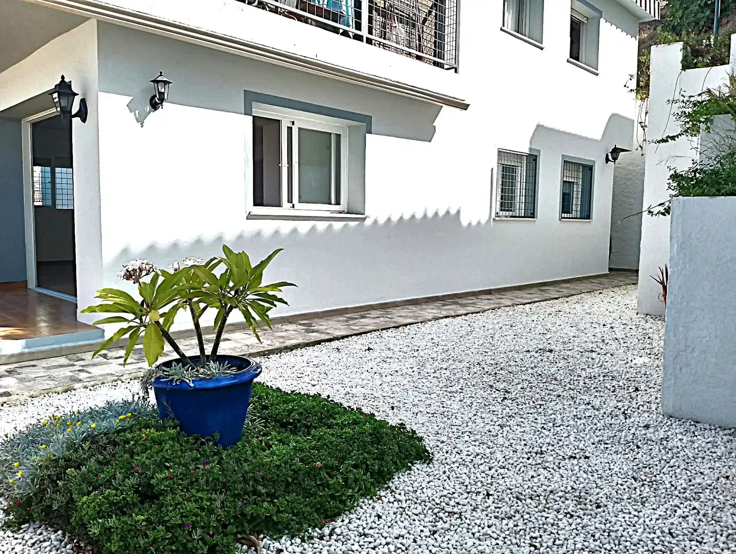 Außenansicht von Wohnung zur Miete in Málaga mit Klimaanlage, Privatgarten und Terrasse