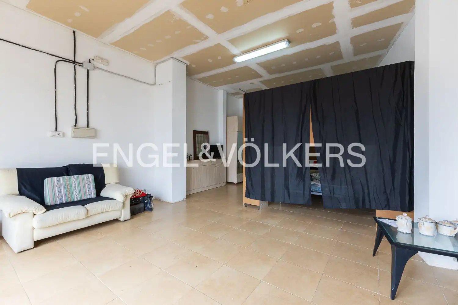 Wohnung zum Verkauf in Valencia mit Klimaanlage, Heizung und Terrasse