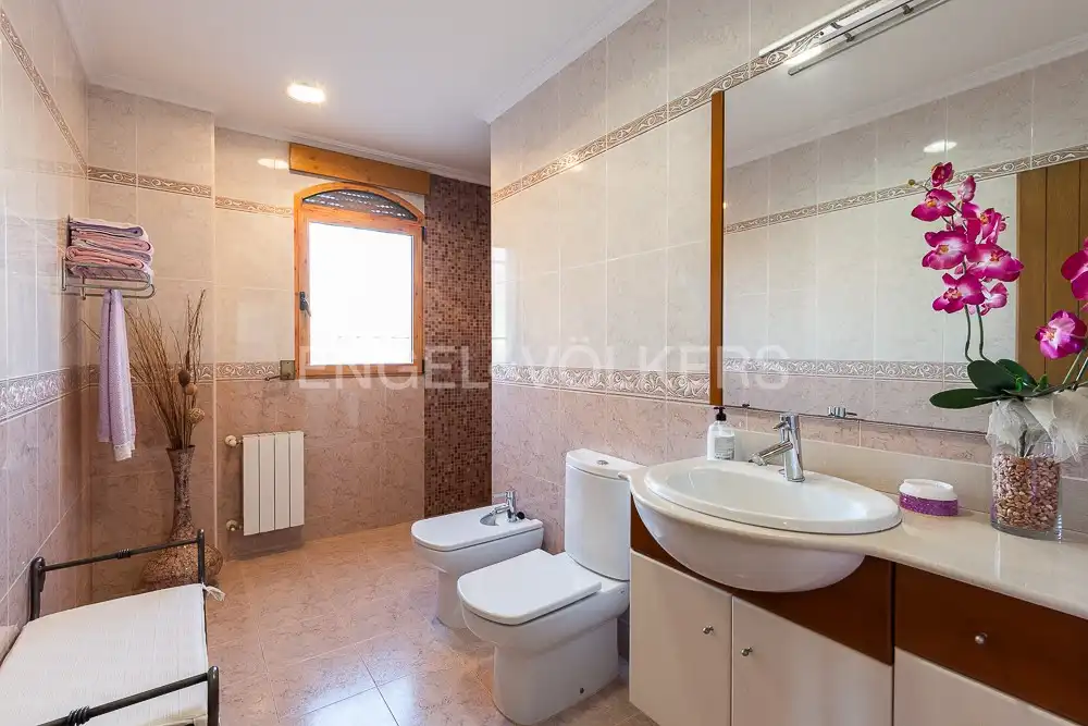 Baño de Casa o chalet en venta en Náquera con Aire acondicionado, Calefacción y Jardín privado