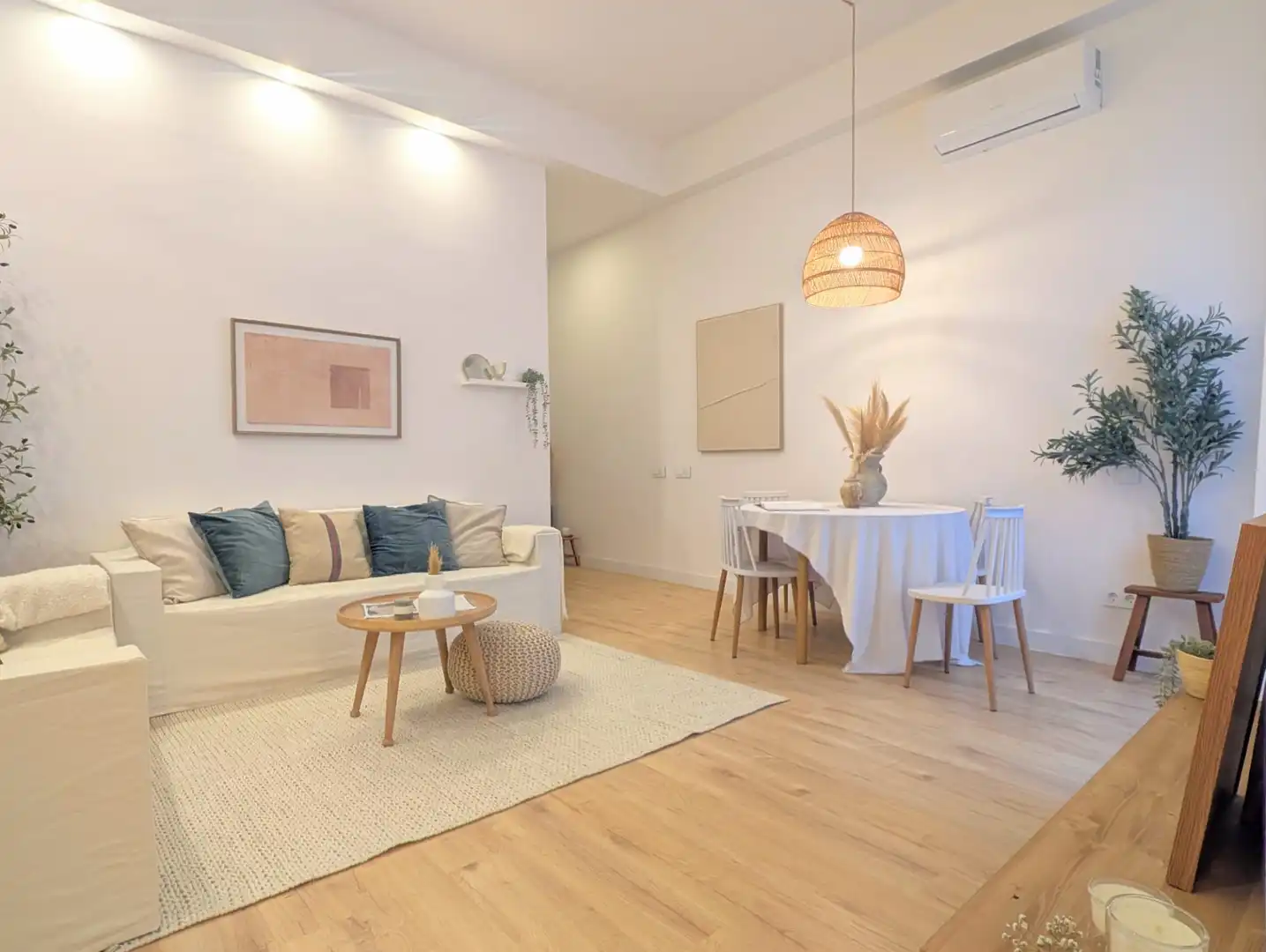Sala de estar de Casa adosada en venta en Mataró con Aire acondicionado, Calefacción y Parquet