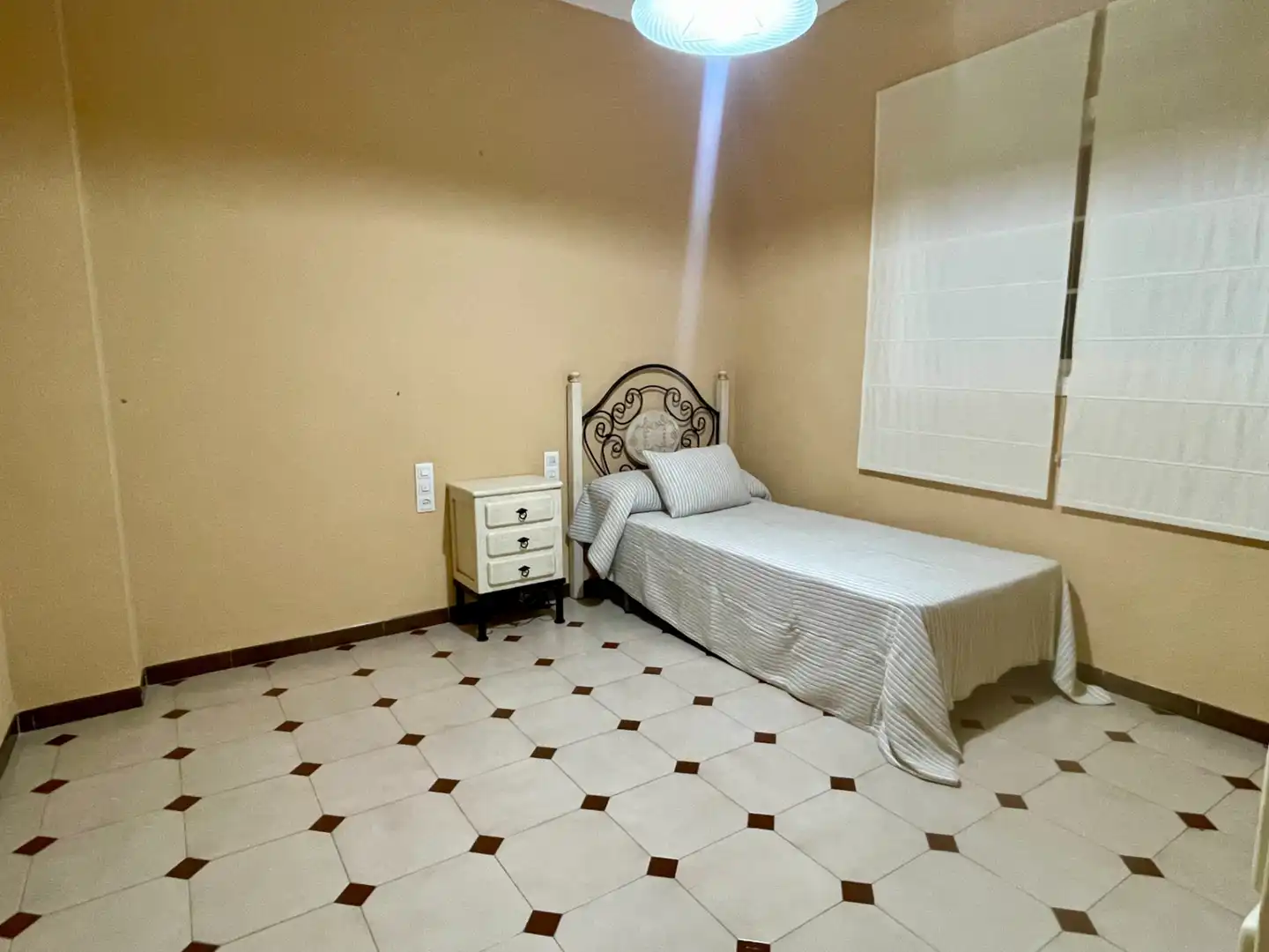 Schlafzimmer von Wohnung zur untervermieten in Belmez mit Klimaanlage, Heizung und Terrasse