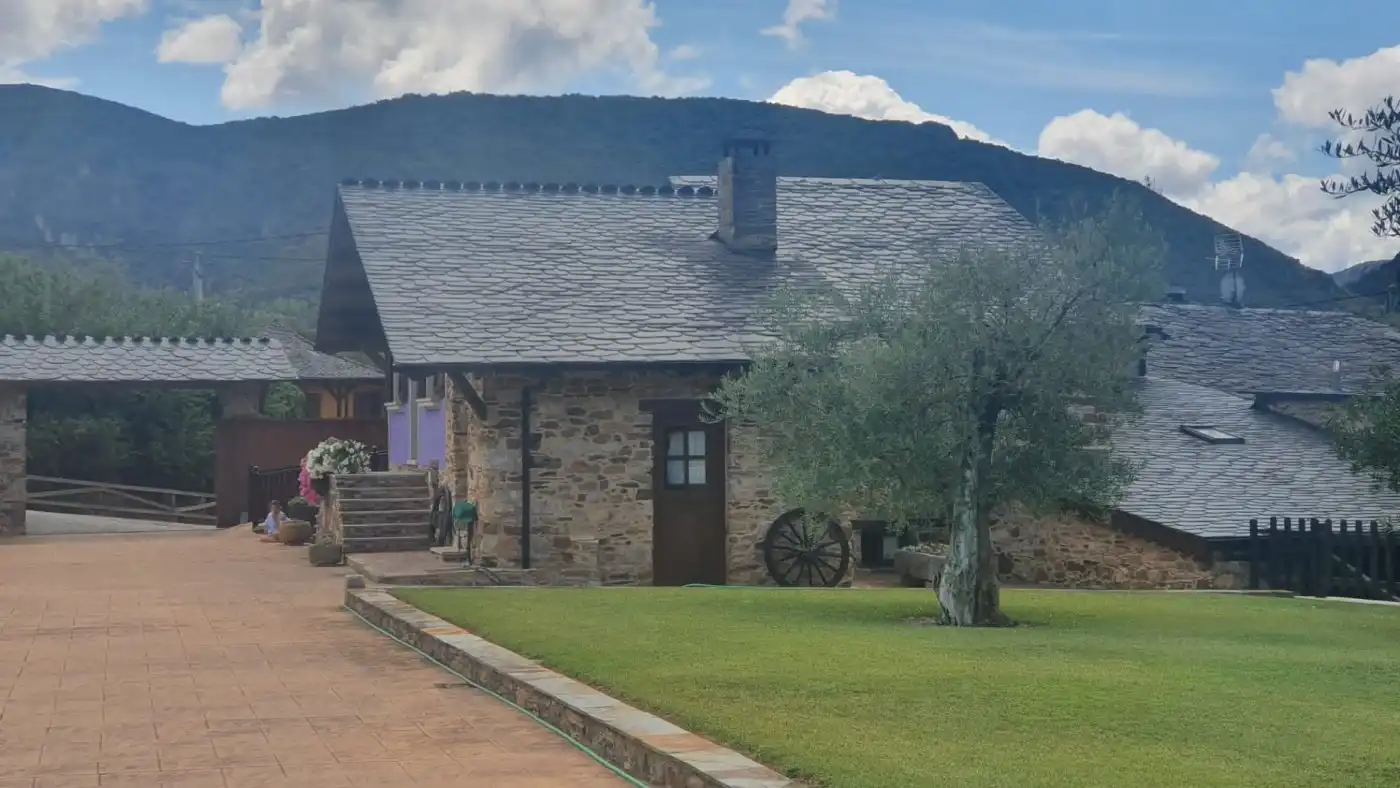 Finca rústica en venda a Camino Iglesia, 3, Carucedo