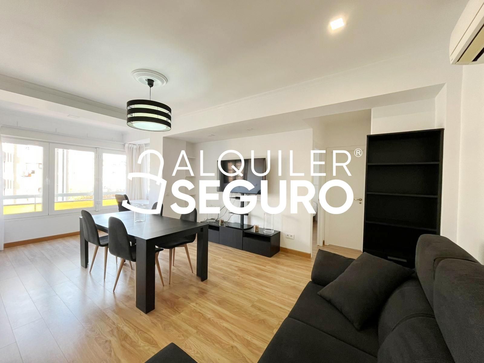 Vista exterior de Pis de lloguer en  Madrid Capital amb Aire condicionat, Calefacció i Piscina