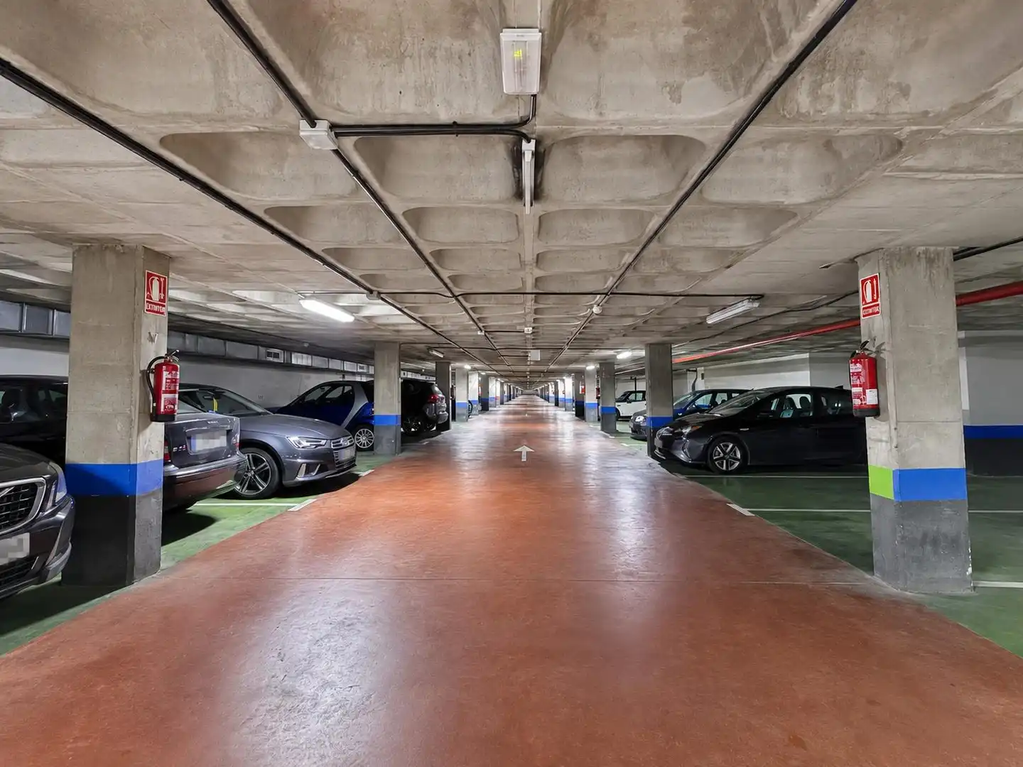 Parking de Piso de alquiler en Madrid con Aire acondicionado, Calefacción y Terraza