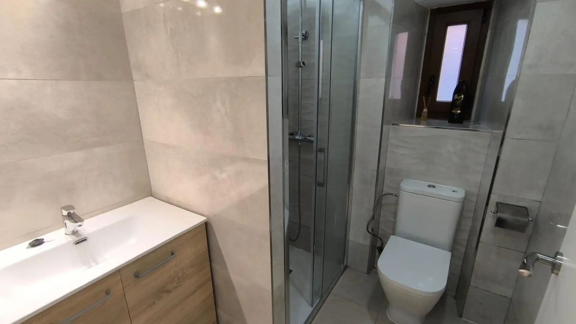 Badezimmer von Wohnung zum Verkauf in Basauri  mit Heizung