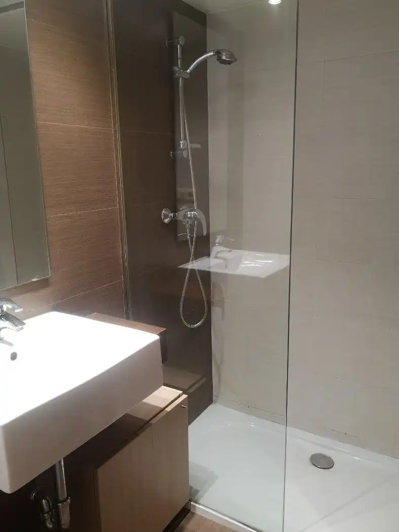 Badezimmer von Erdgeschoss zum Verkauf in Palamós mit Klimaanlage, Heizung und Möbliert