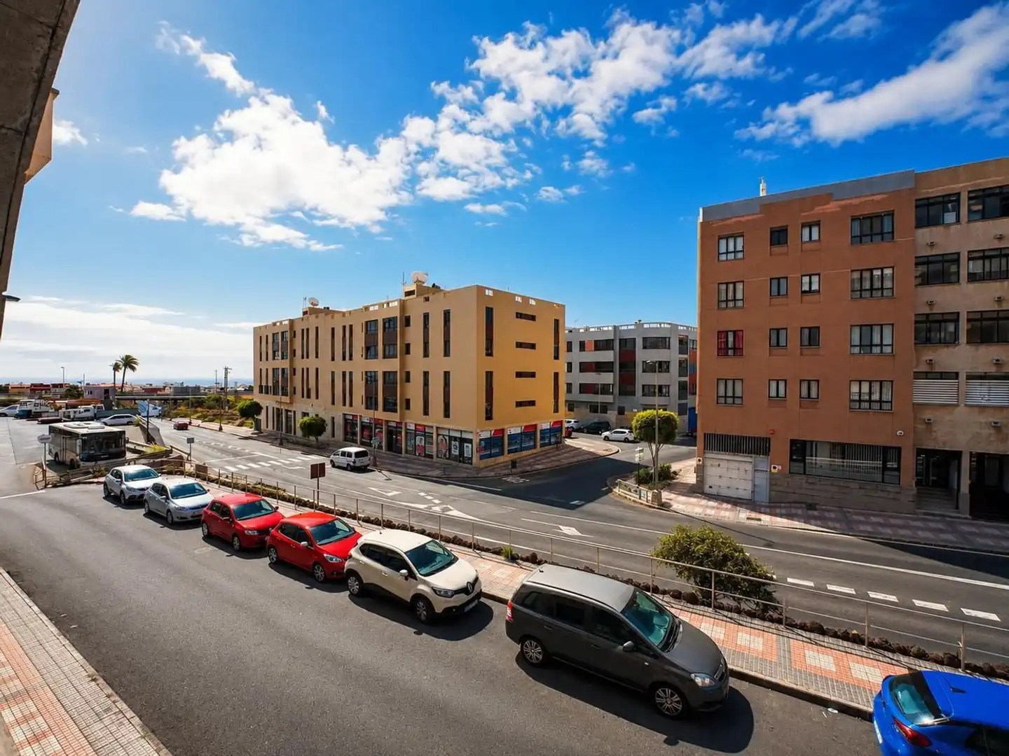 Local comercial en alquiler en del Castillo 17