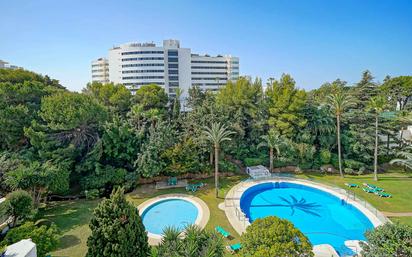 Swimming pool of Apartment for sale in Marbella  with Air Conditioner, Heating and Terrace