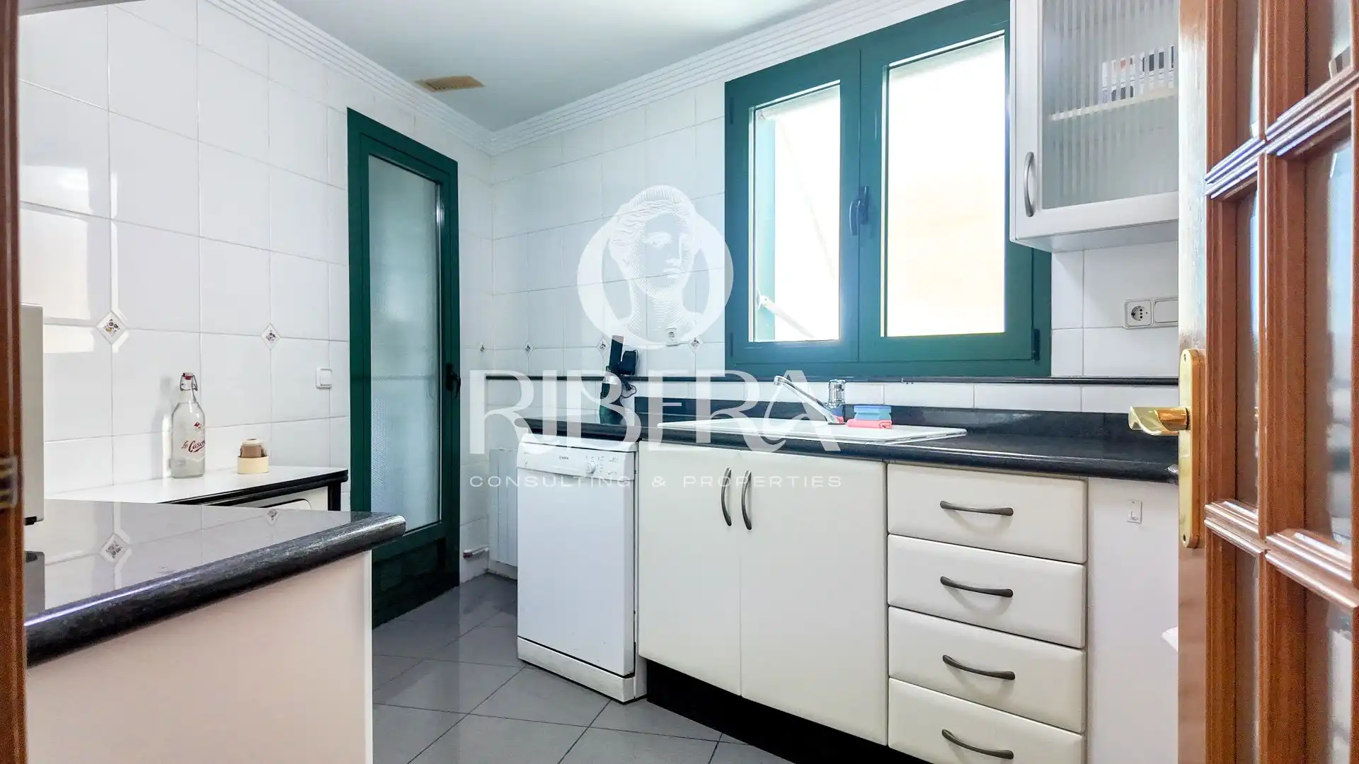 Küche von Wohnung zur Miete in Valencia mit Klimaanlage, Heizung und Terrasse