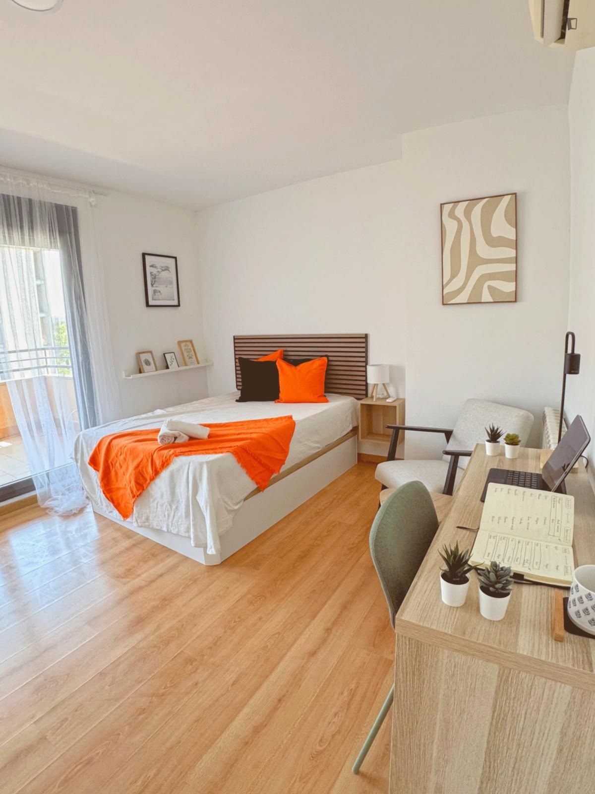 Habitación de Apartamento para compartir en  Toledo Capital con Aire acondicionado, Calefacción y Amueblado