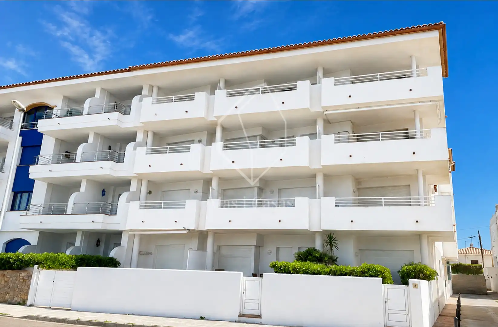 Außenansicht von Wohnungen zum Verkauf in L'Escala mit Klimaanlage, Heizung und Terrasse