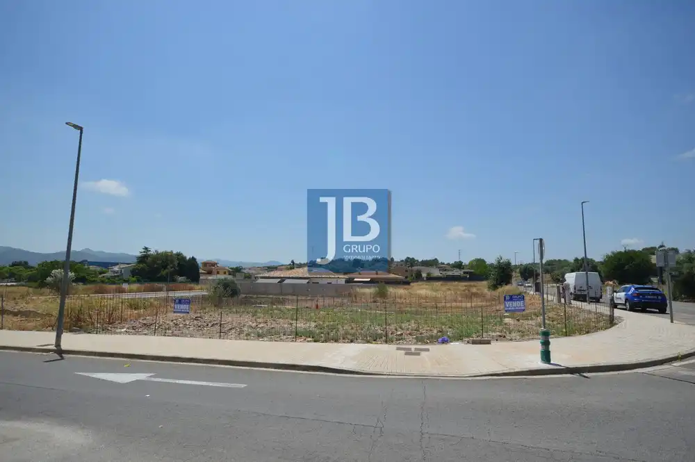 Terreny residencial en venda a Avenida Castella, imagen 3