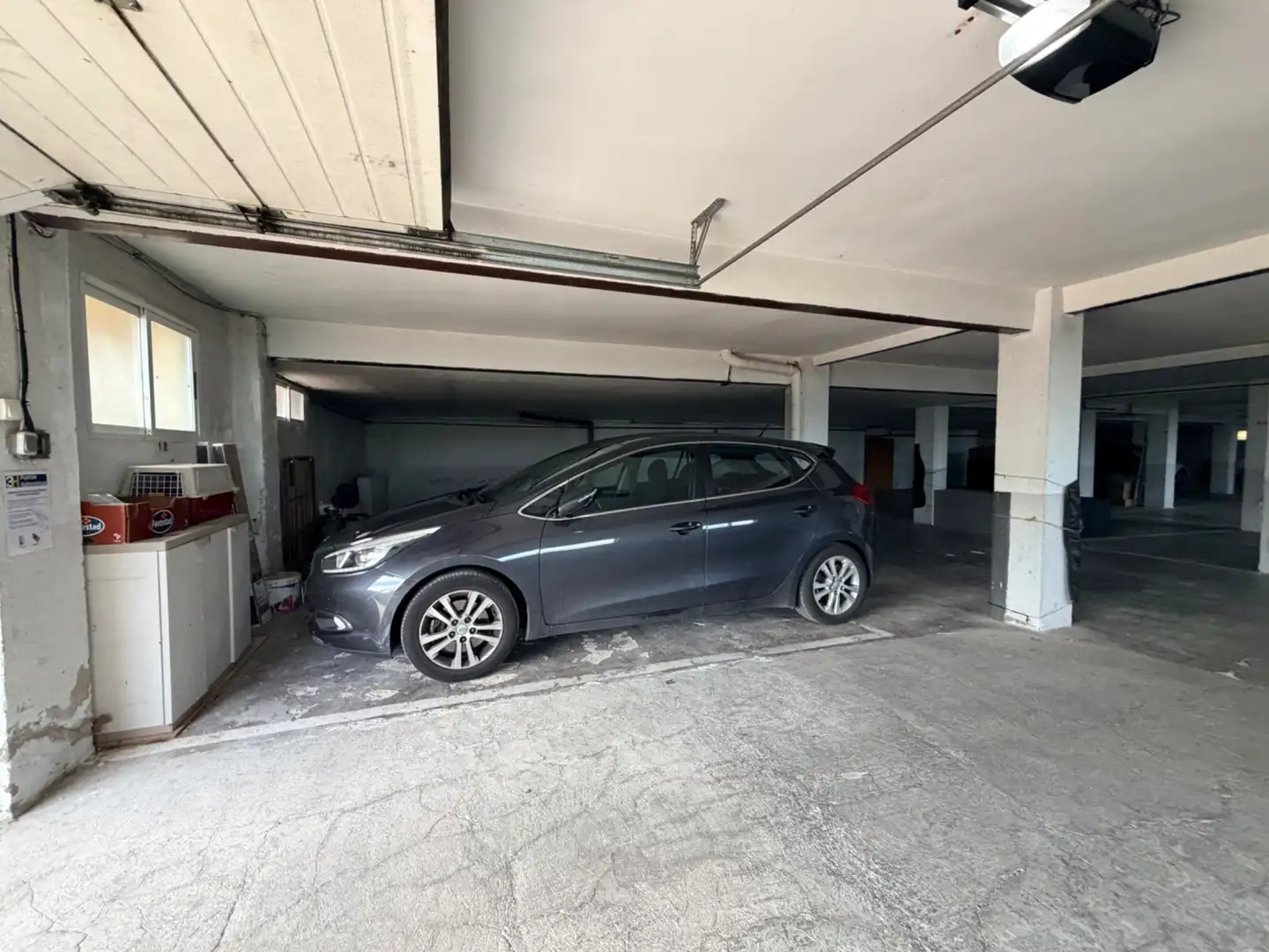 Parkplatz von Wohnung zum Verkauf in Valdemorillo mit Klimaanlage, Heizung und Privatgarten