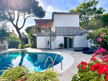 House with pool to rent in OLGA HIDALGO-PINARES VERD 6