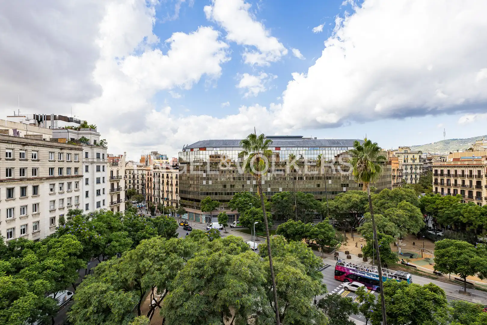 Vista exterior de Ático en venta en Barcelona con Aire acondicionado, Calefacción y Parquet