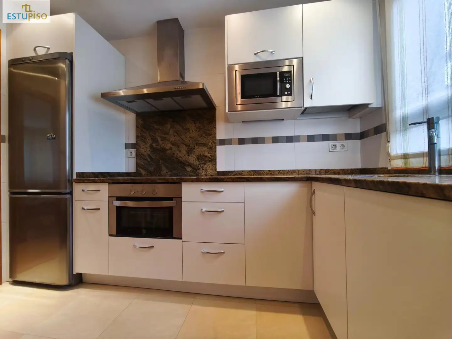 Piso en venta en Calle CEFERINO URIEN, Ali Gobeo