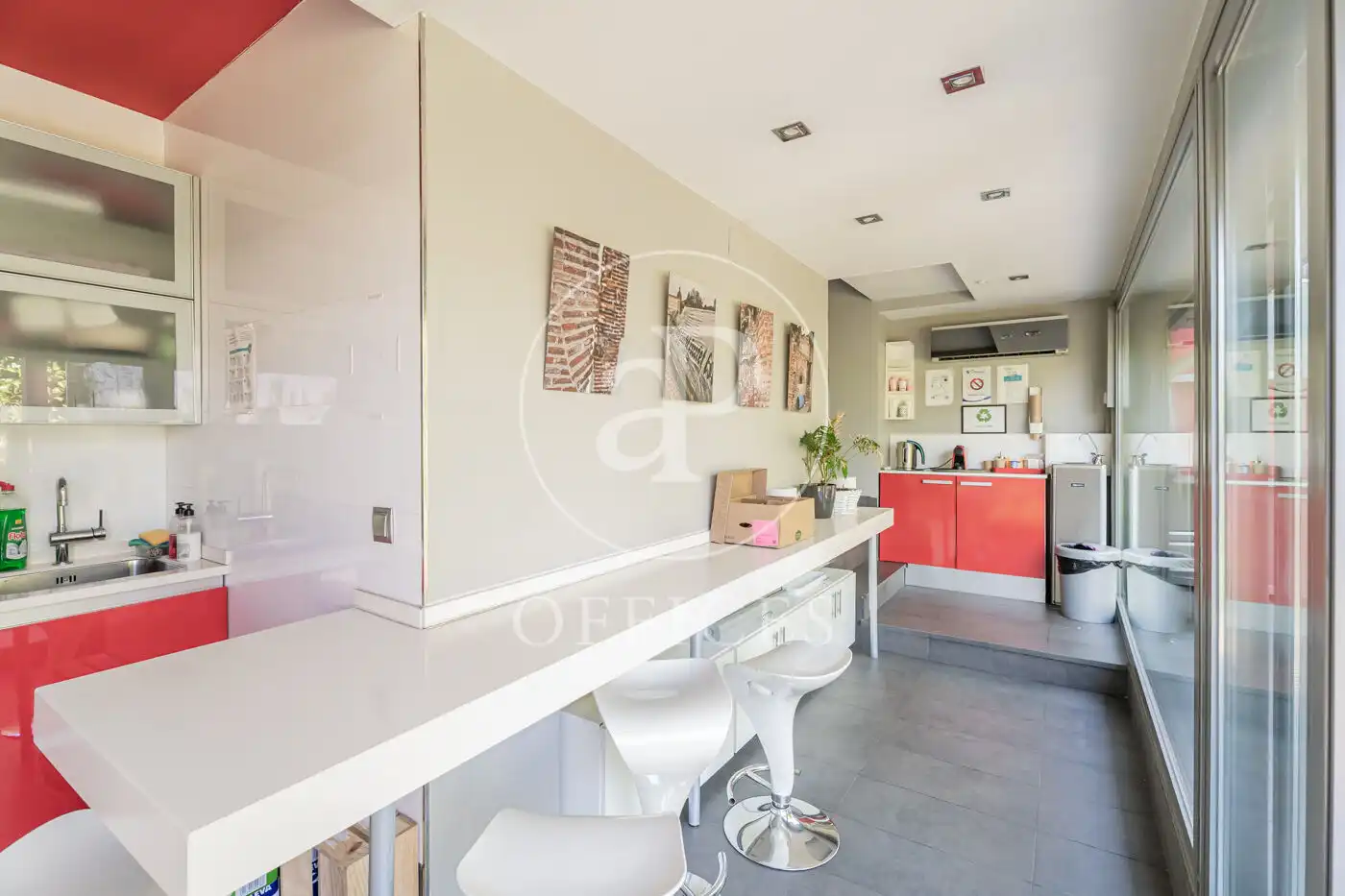 Kitchen of Office for rent in Madrid  with Air Conditioner
