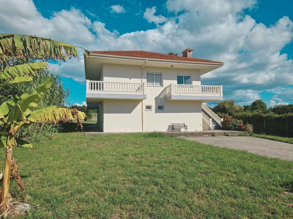 Exterior view of House or chalet for sale in Boiro  with Private garden, Parquet flooring and Terrace