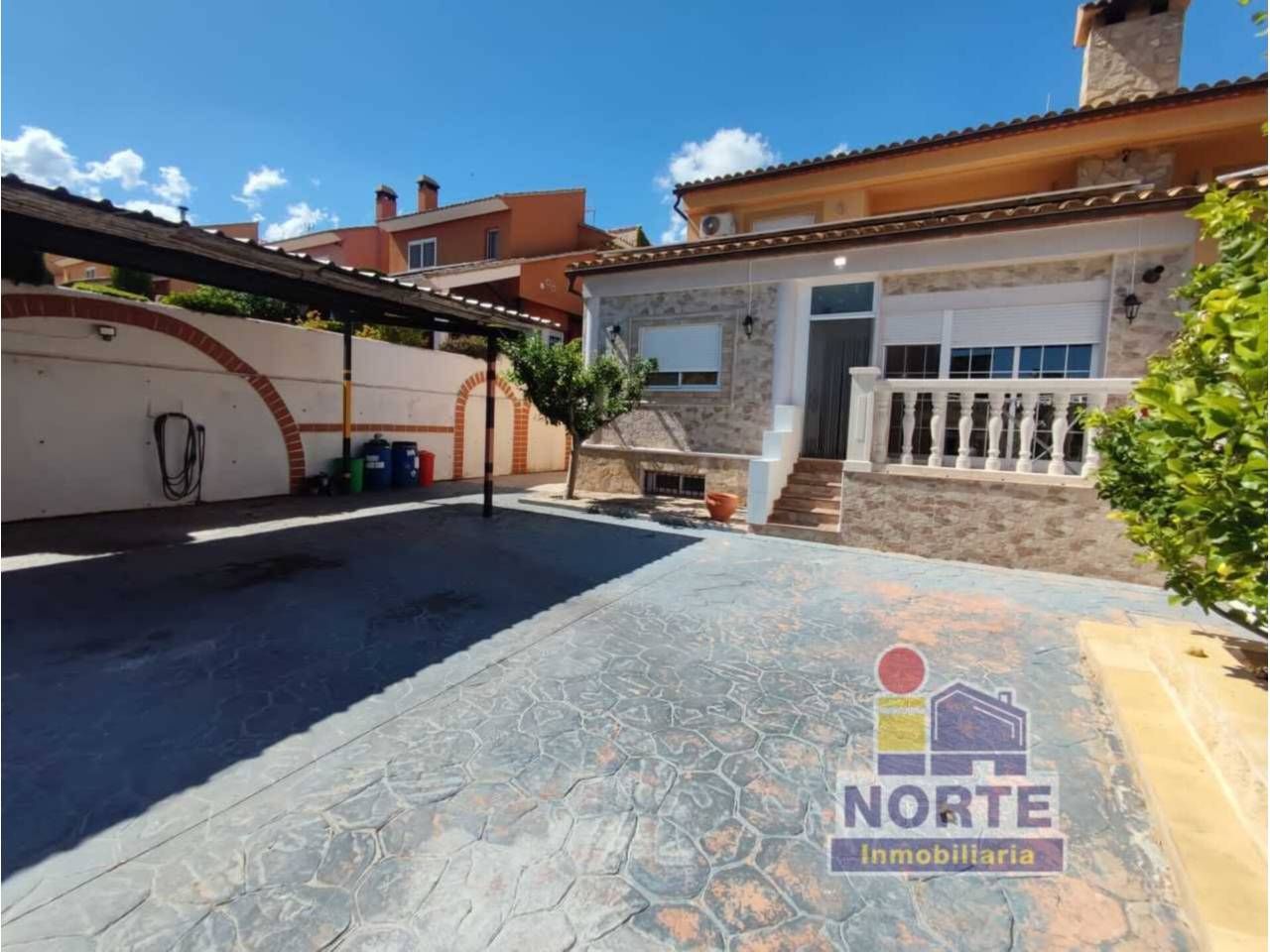Vista exterior de Casa adosada en venta en Cocentaina con Aire acondicionado, Terraza y Piscina