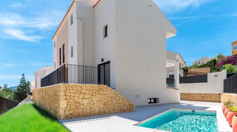 Exclusivas Viviendas Mediterráneas con Piscina Privada a Minutos de Benidorm