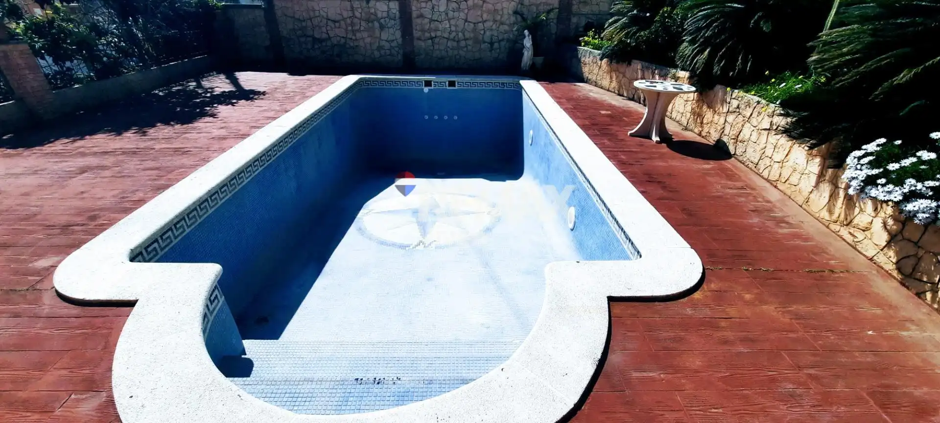Swimming pool of Houses for sale in Cubelles  with Terrace