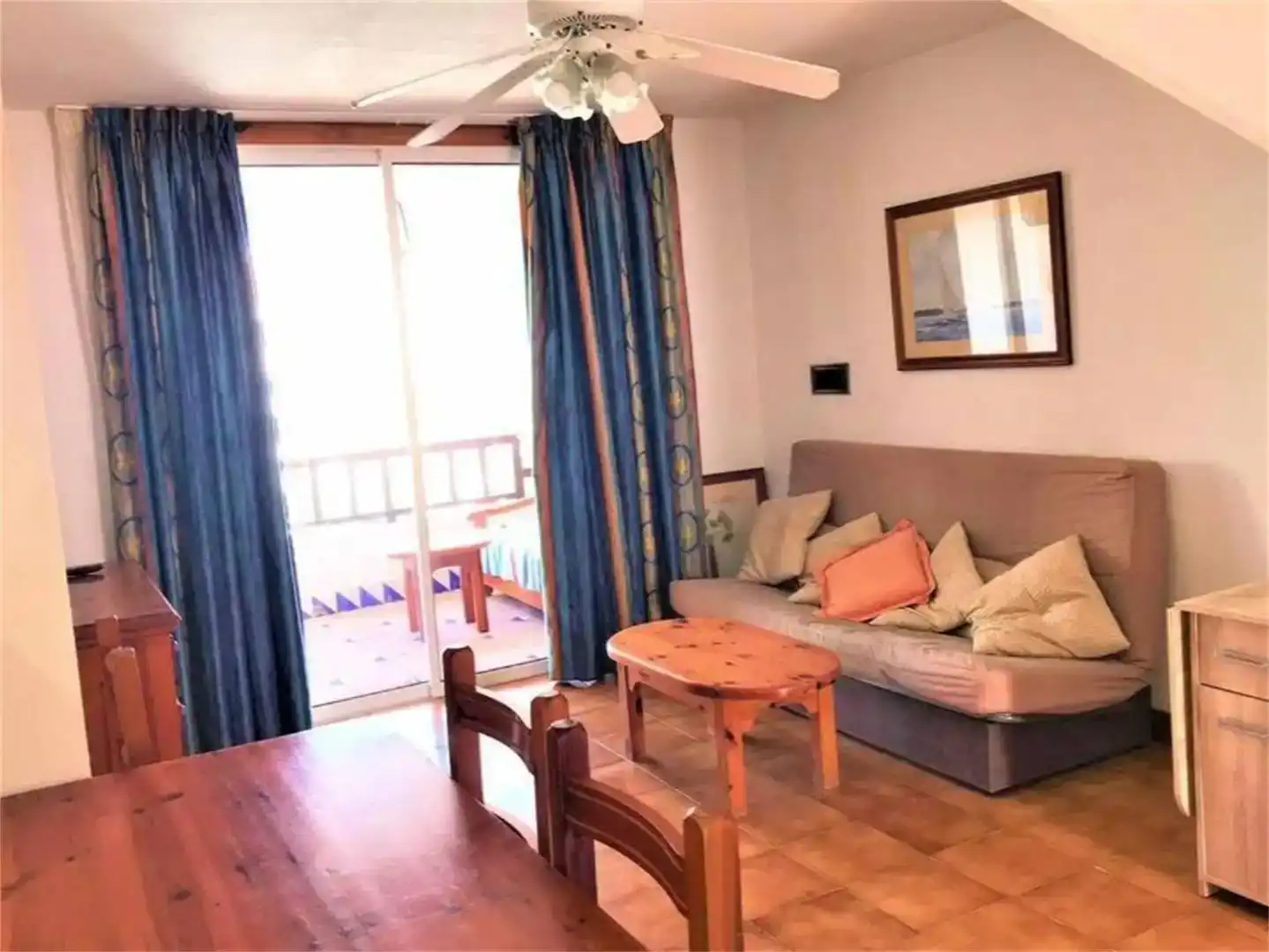 Sala de estar de Dúplex en venta en Arona con Jardín privado, Piscina y Amueblado