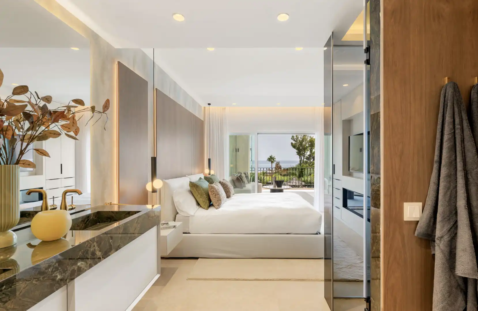 Habitación de Apartamento en venta en Estepona con Aire acondicionado, Terraza y Piscina