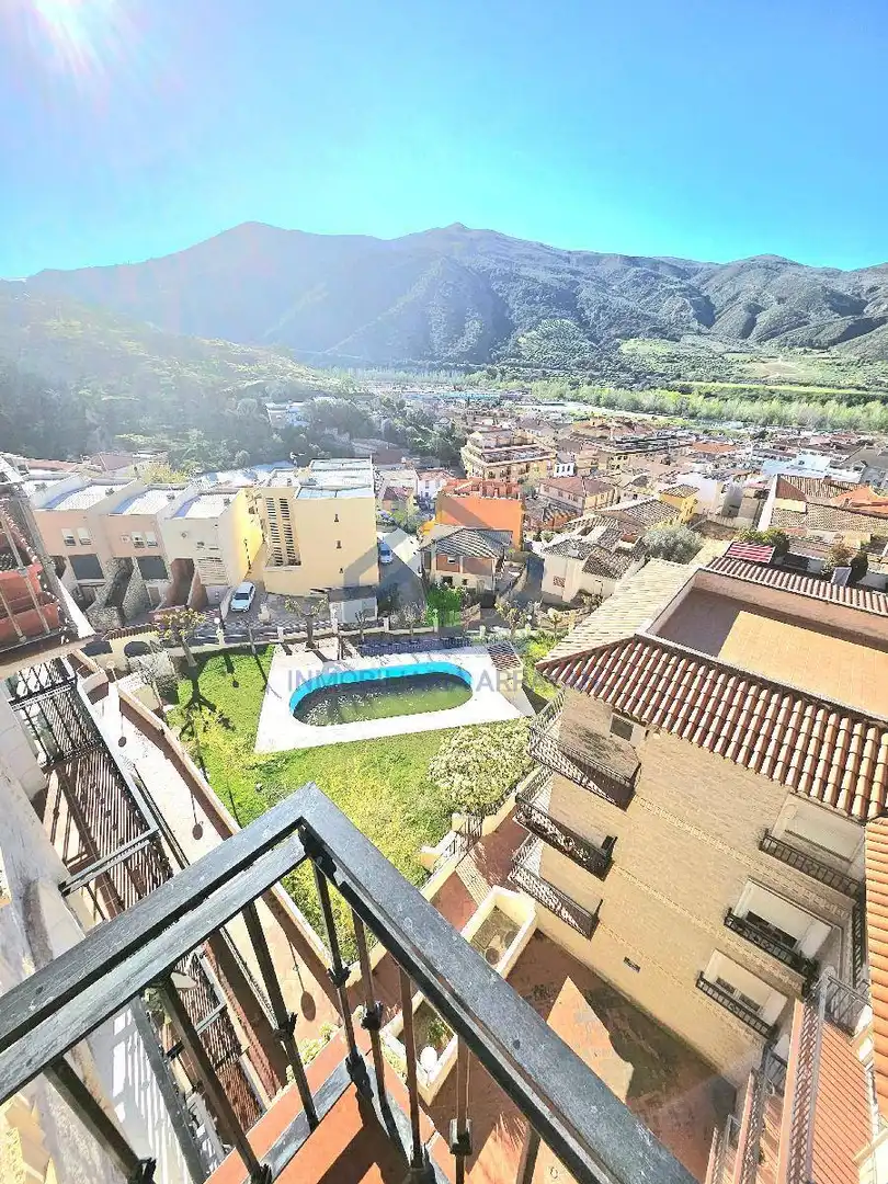 Außenansicht von Wohnung zum Verkauf in Cenes de la Vega mit Klimaanlage, Heizung und Terrasse