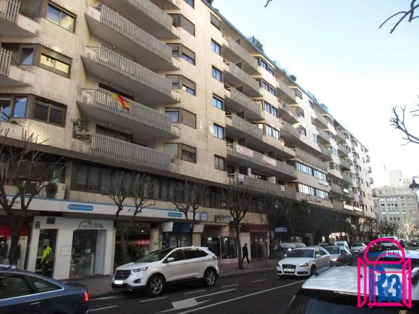 Vista exterior de Apartament de lloguer en León Capital  amb Calefacció, Terrassa i Moblat