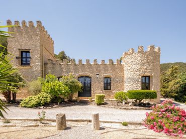 House with pool for sale in Relleu