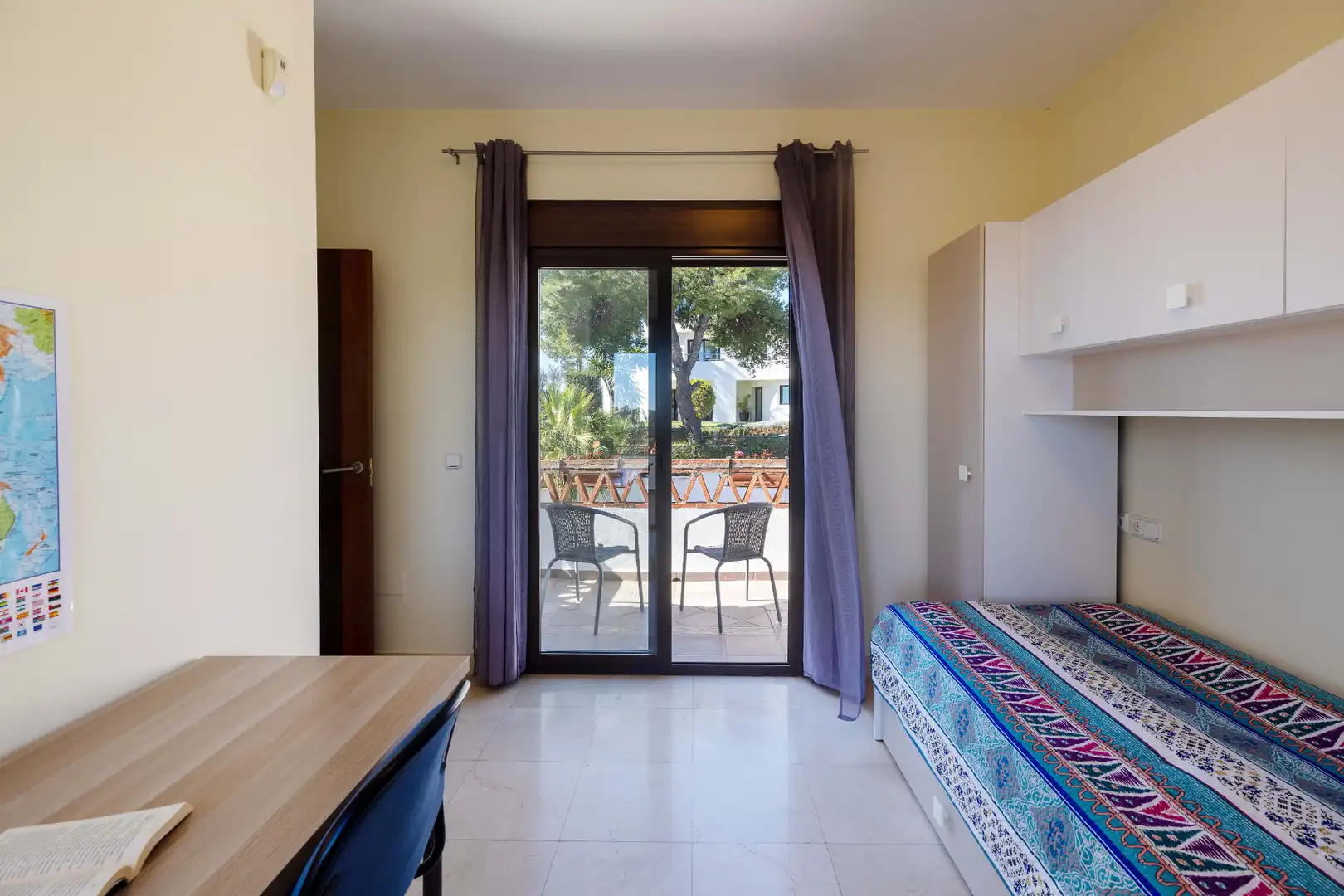 Dormitori de Casa o xalet en venda en Marbella amb Aire condicionat, Jardí privat i Terrassa