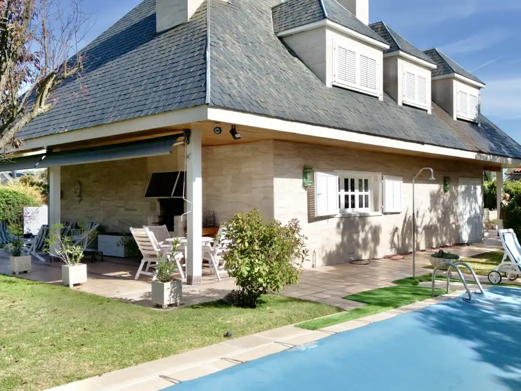 Piscina de Casa o chalet en venta en Algete