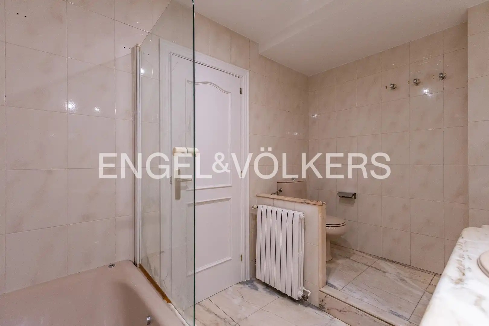 Baño de Dúplex en venta en Terrassa con Aire acondicionado, Calefacción y Terraza