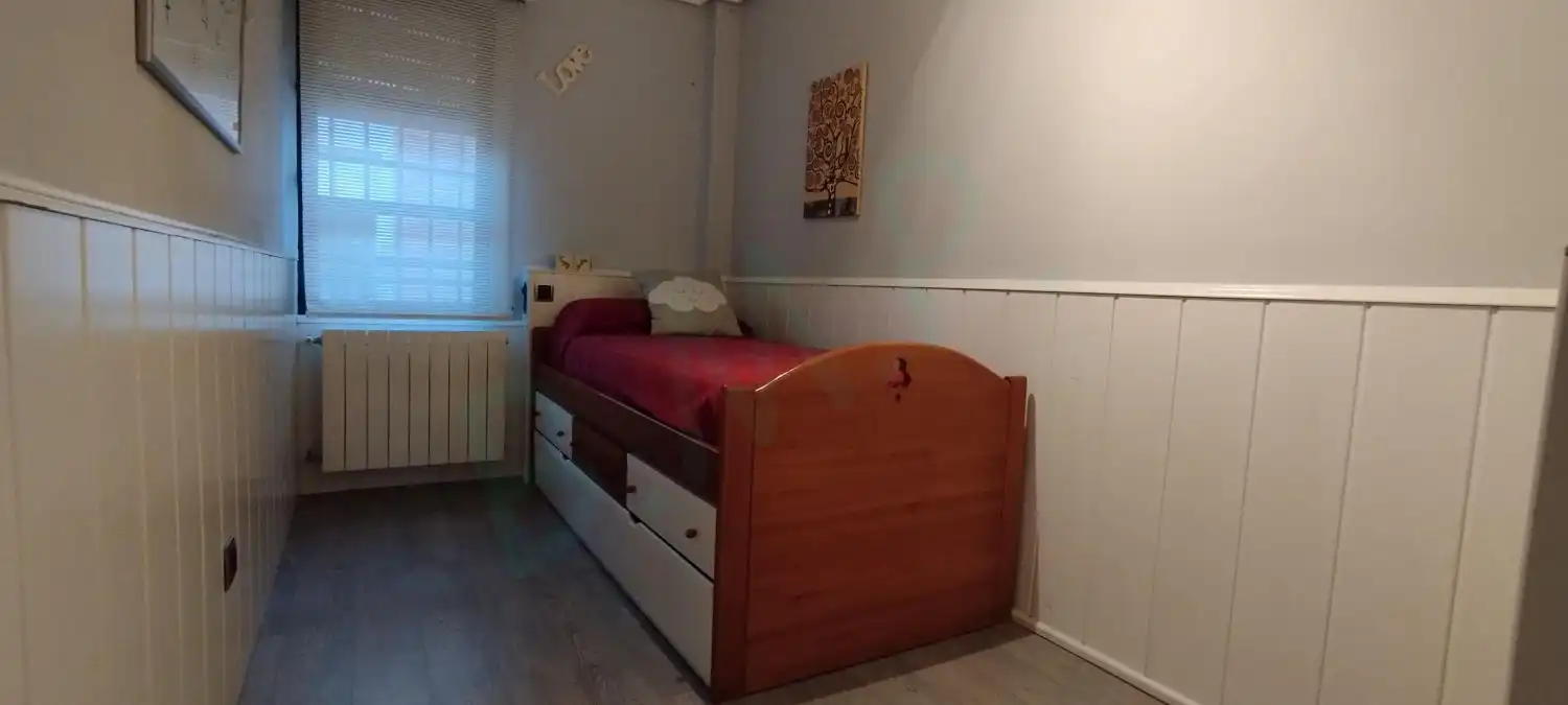 Schlafzimmer von Einfamilien-Reihenhaus zur Miete in Albacete mit Klimaanlage, Heizung und Terrasse