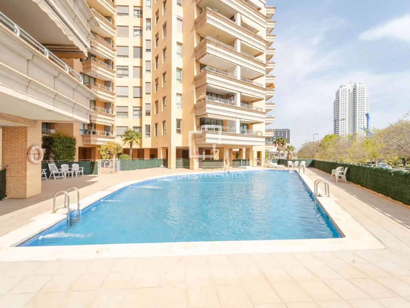 Piscina de Piso en venta en Valencia con Aire acondicionado, Calefacción y Jardín privado