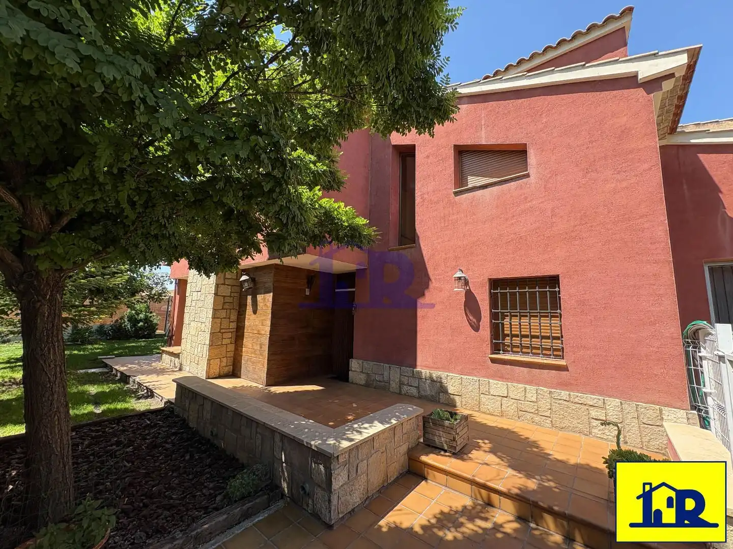 Vista exterior de Casa o xalet en venda en Sotorribas amb Calefacció, Jardí privat i Parquet