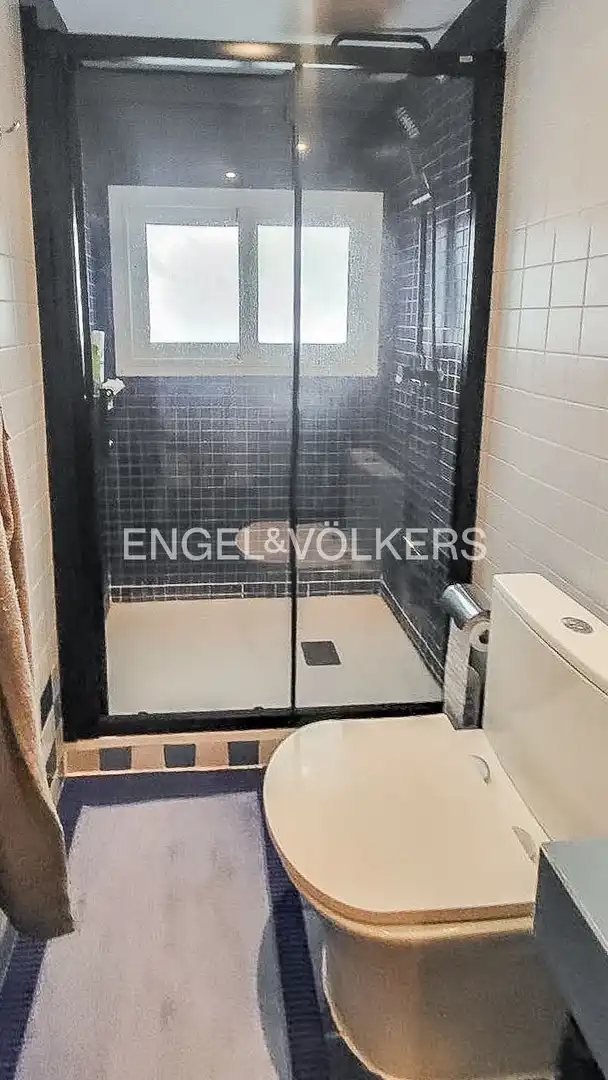 Bathroom of Flat for rent in Gavà  with Air Conditioner, Heating and Swimming Pool
