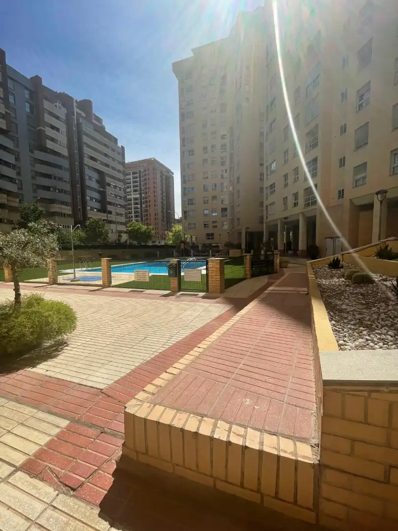 Piscina de Piso en venta en Valencia con Aire acondicionado, Calefacción y Amueblado