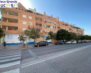 Vista exterior de Àtic de lloguer en  Granada Capital amb Calefacció i Terrassa