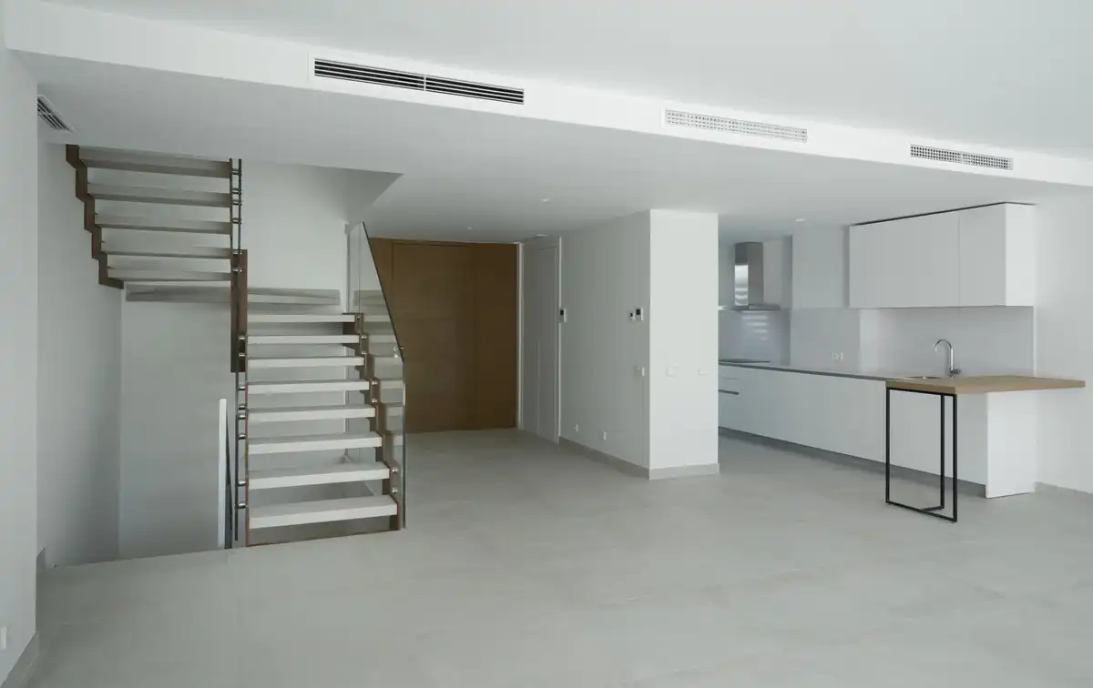 Adossat amb piscina en venda a Avenida Alta Vista 42, imagen 3