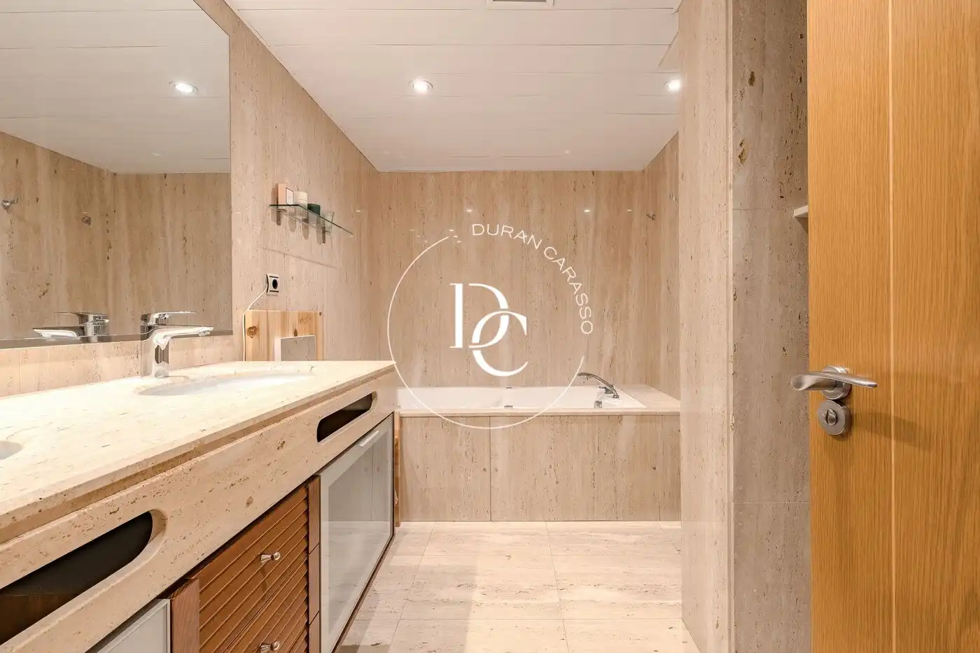 Baño de Ático en venta en Vilanova i la Geltrú con Aire acondicionado, Calefacción y Trastero