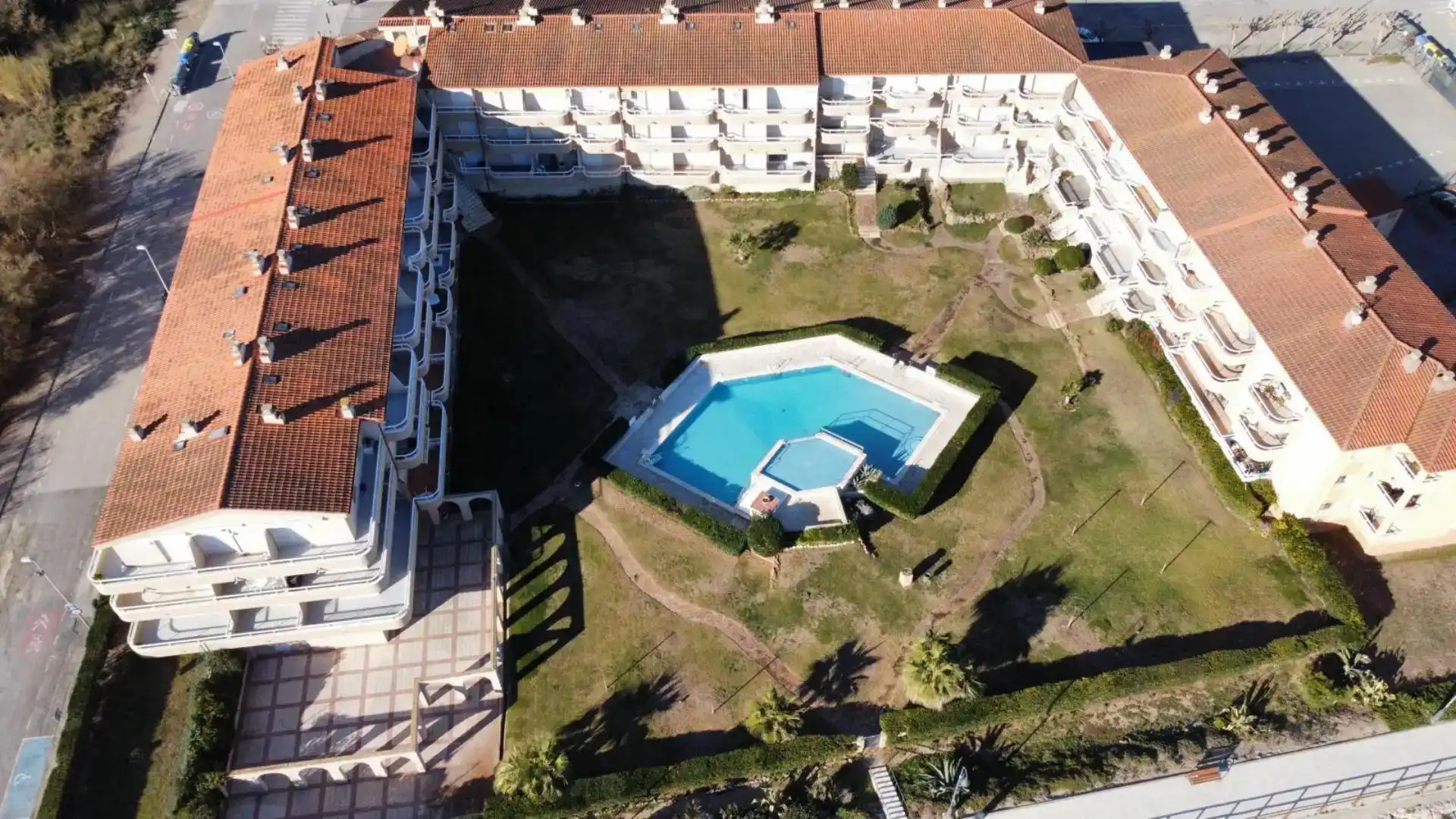 Piscina de Apartament en venda en L'Estartit amb Aire condicionat i Balcó