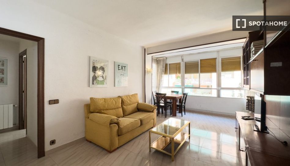 Foto 1 de Pis de lloguer a El Turó de la Peira, Barcelona