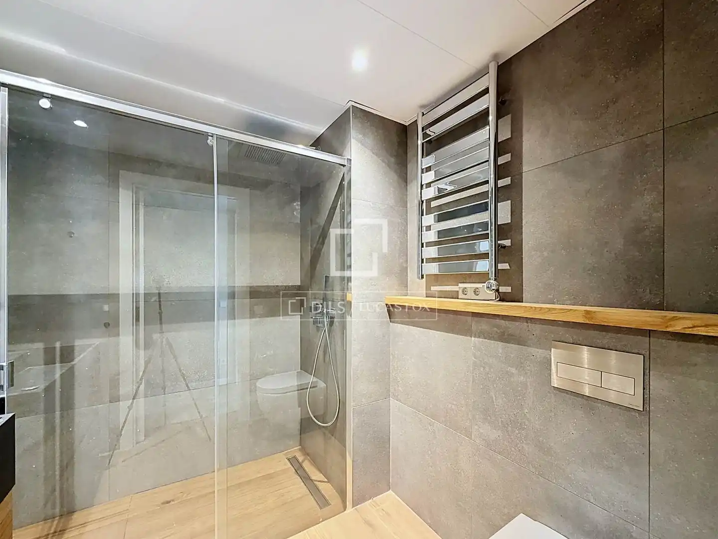 Bathroom of Flat for sale in Escaldes – Engordany  with Air Conditioner, Heating and Terrace