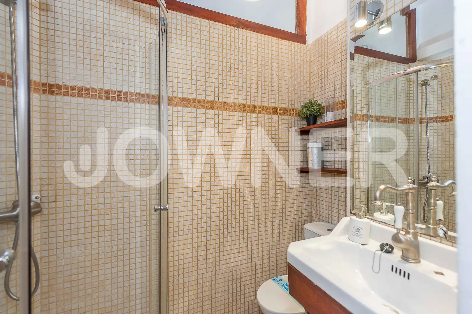 Bathroom of Flat for rent in Madrid  with Air Conditioner, Heating and Furnished