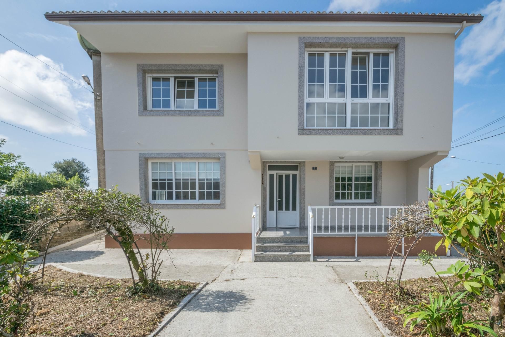 Exterior view of Houses for sale in Ordes  with Private garden, Storage room and Furnished